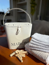 'Maison' tin container