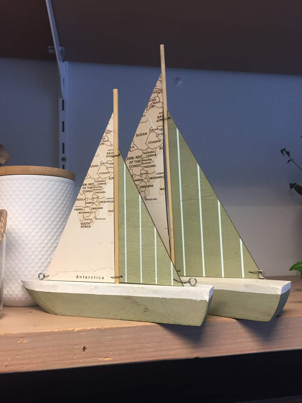 Wooden sail boat - small (24cm high)